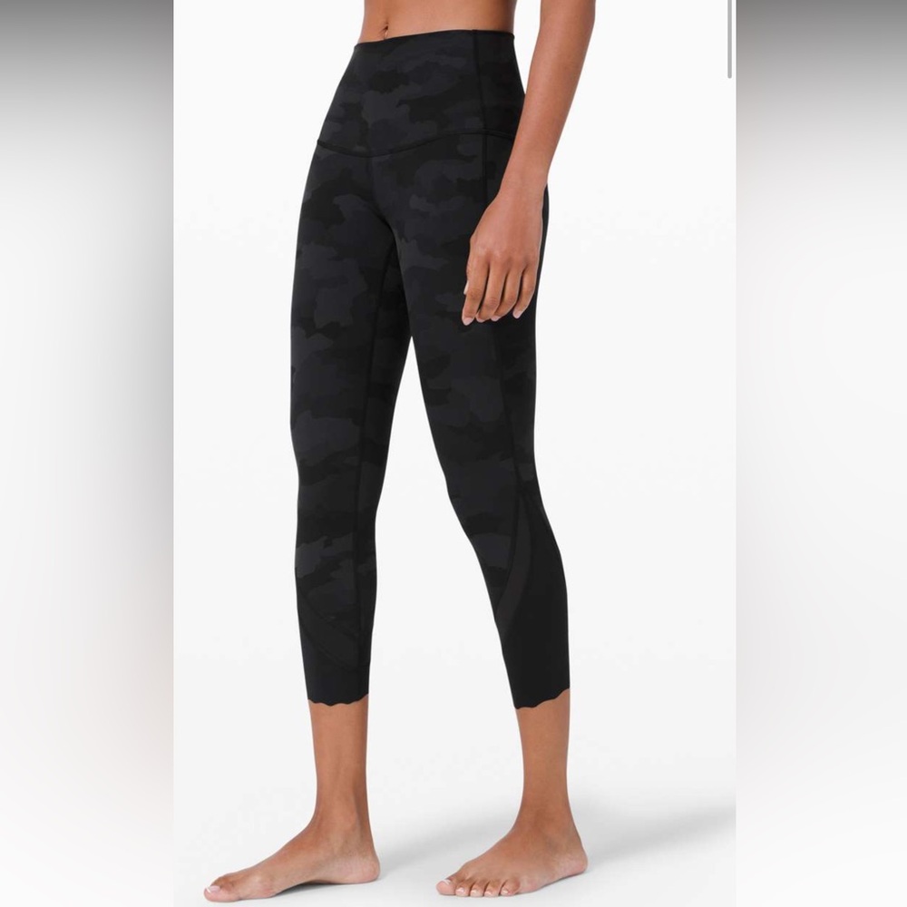 Lululemon Wunder Under Crop High-Rise Scallop Luxtreme 23" Camo Size:10
